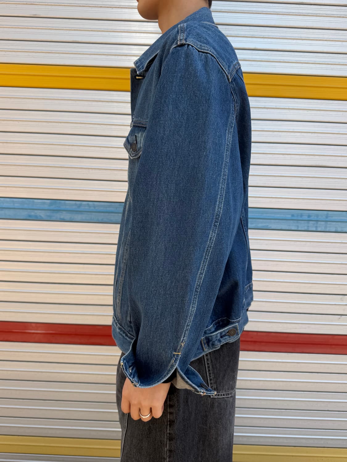 Levi’s Vintage Fit Denim Trucker Jacket 상품이미지5