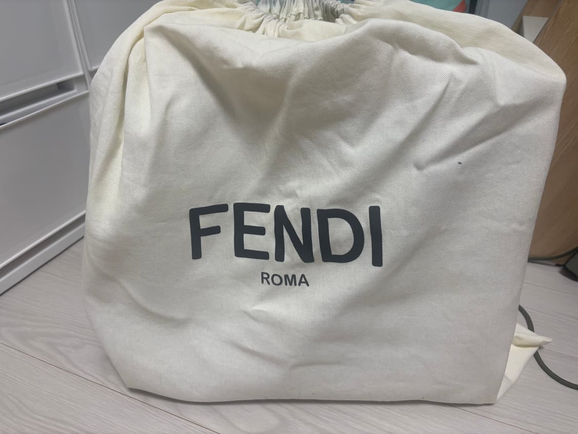 펜디 션샤인 토트백 미디움 가방 ⭐️ 상품이미지4