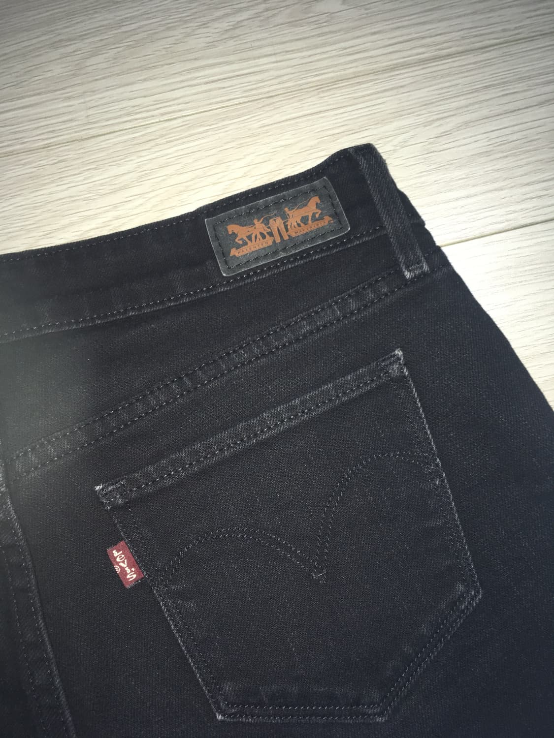 Levi’s red tap black shorts 상품이미지1