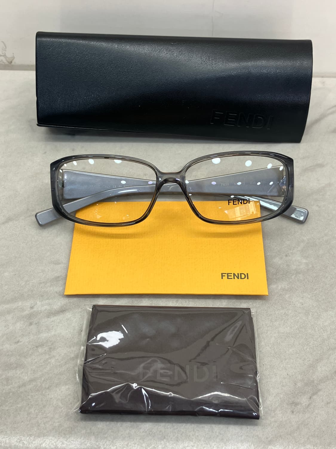 FENDI 펜디 Vintage 스퀘어 뿔테 안경 상품이미지6