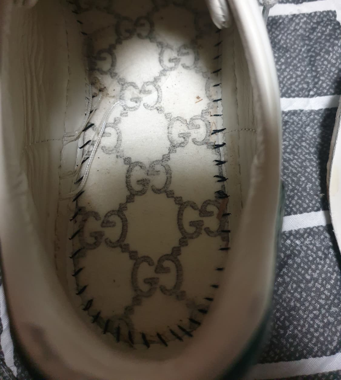 구찌 벌꿀 스니커즈 화이트 36 (230)  상품이미지7