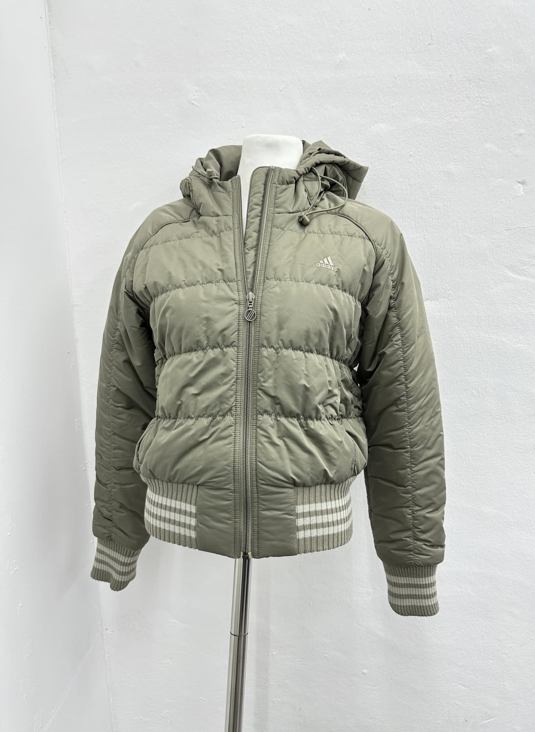 Adidas khaki shirring padding puffer 상품이미지3