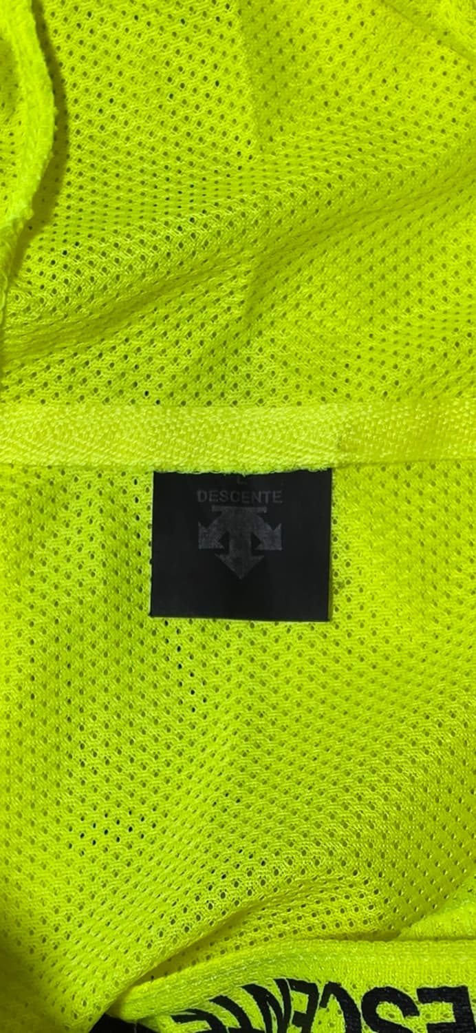 데상트 형광색 메쉬 후드 집업 L 상품이미지3