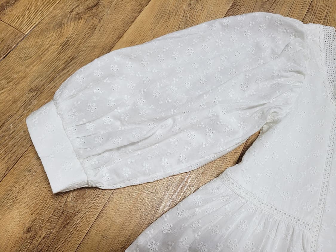 메이비베이비 디어리스트 화이트 펀칭원피스 55-66 새상품 상품이미지4