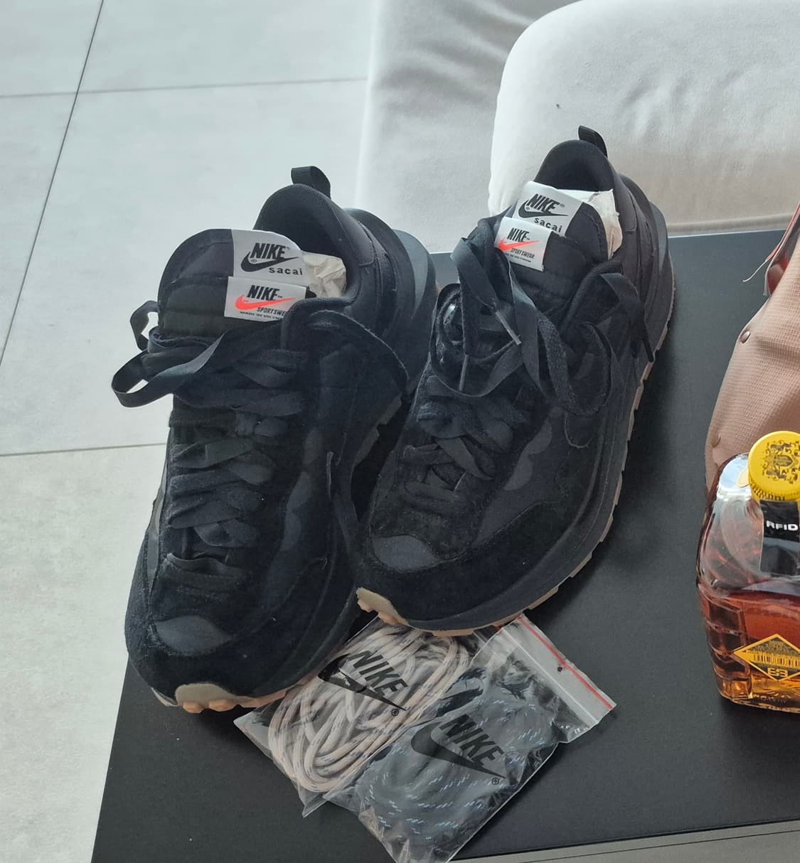 나이키x사카이 베이퍼와플 블랙 상품이미지2