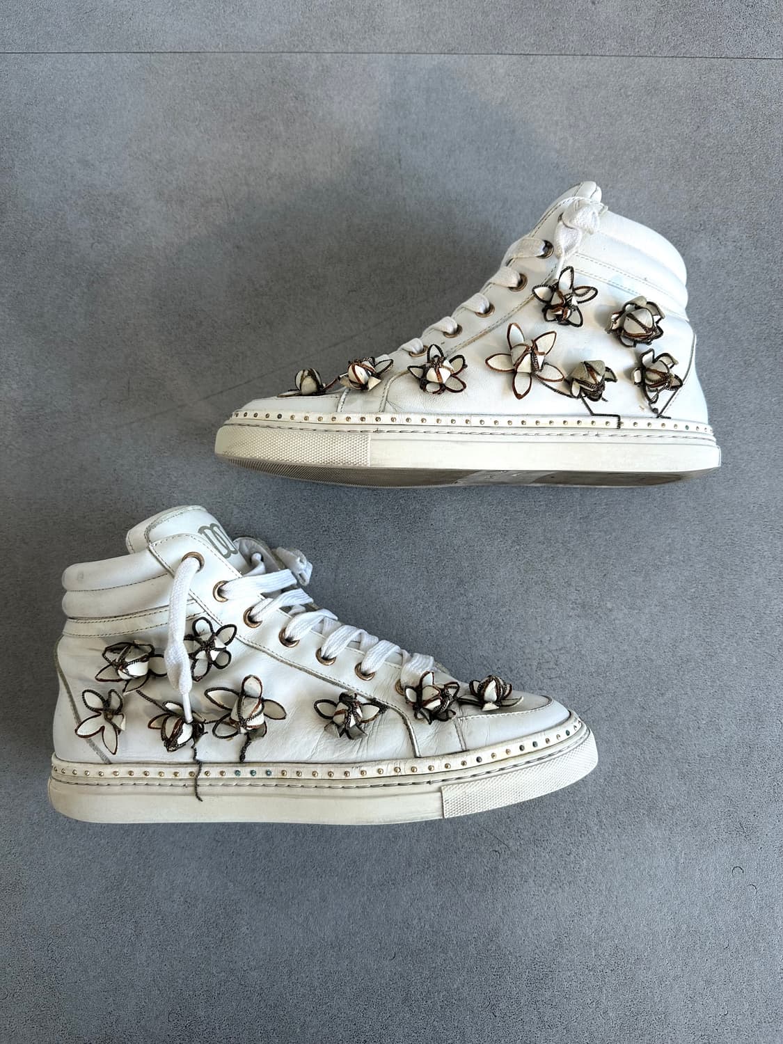 디스퀘어드 런웨이 플라워 아플리케 하이탑 스니커즈 상품이미지5