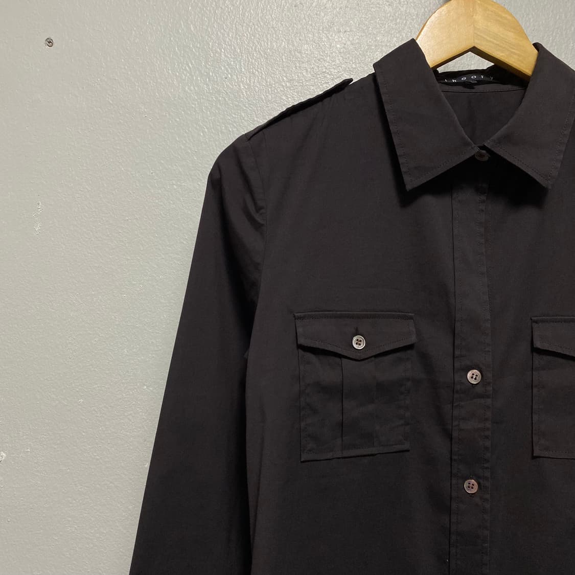 띠어리 포켓 견장 디자인 셔츠 상품이미지3