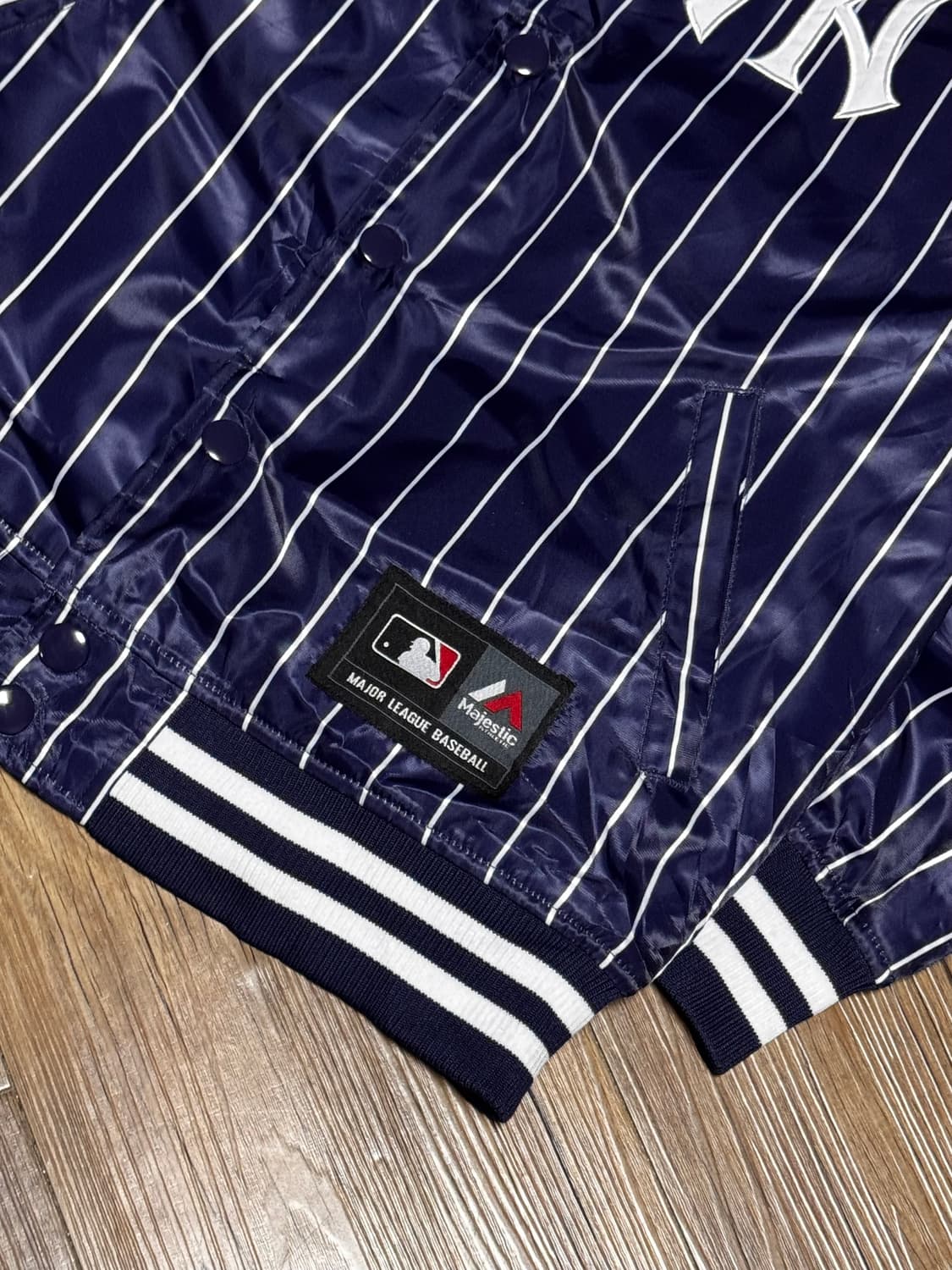 [L] 마제스틱 뉴욕 양키스 스트라이프 야구 점퍼 상품이미지4