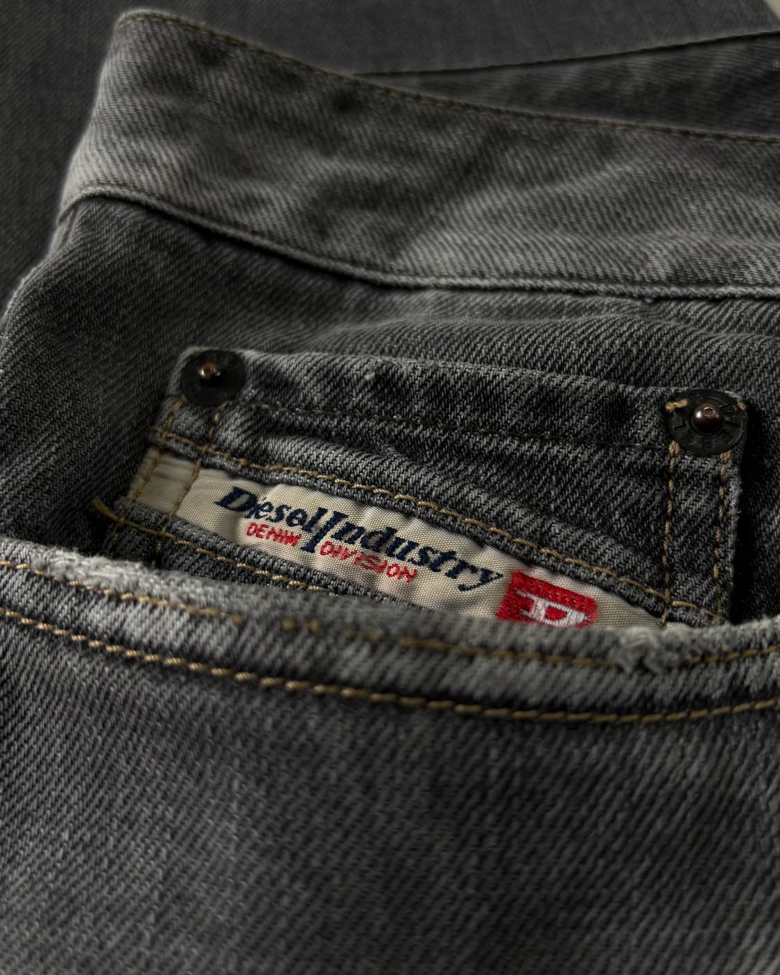 Diesel Grey Wash Straight Denim 상품이미지4