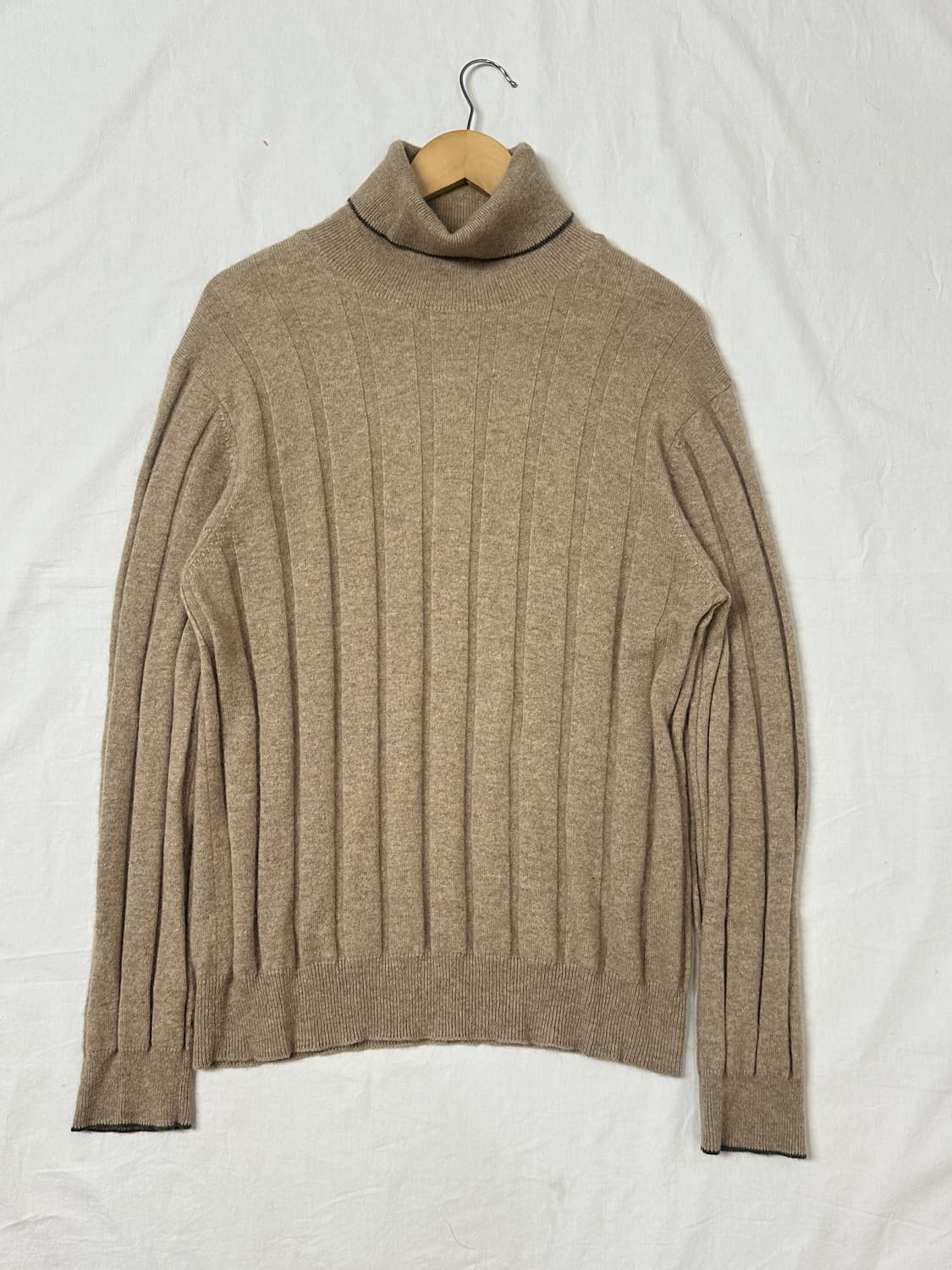 헤지스 캐시미어100% 터틀넥 목폴라 니트 상품이미지1