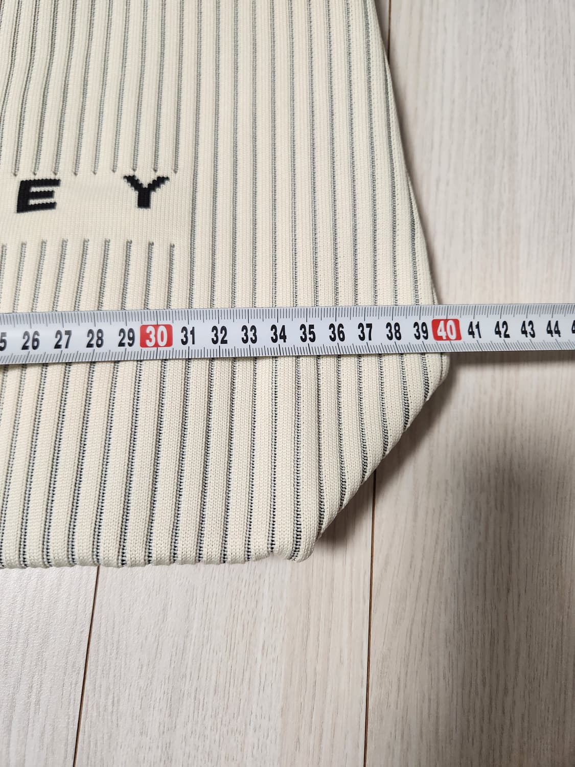 새상품급)시슬리 니트 토트백

여러 중고사이트에도 같이 판매하고 있어서  상품이미지7