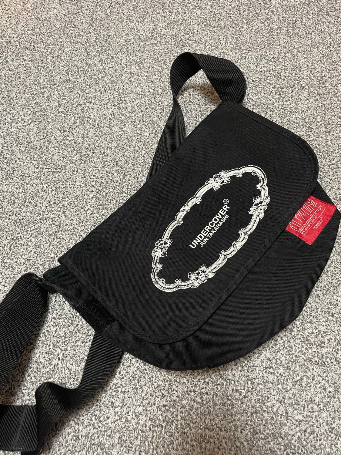 언더커버 X 맨하탄 포티지 메신저 백 상품이미지2