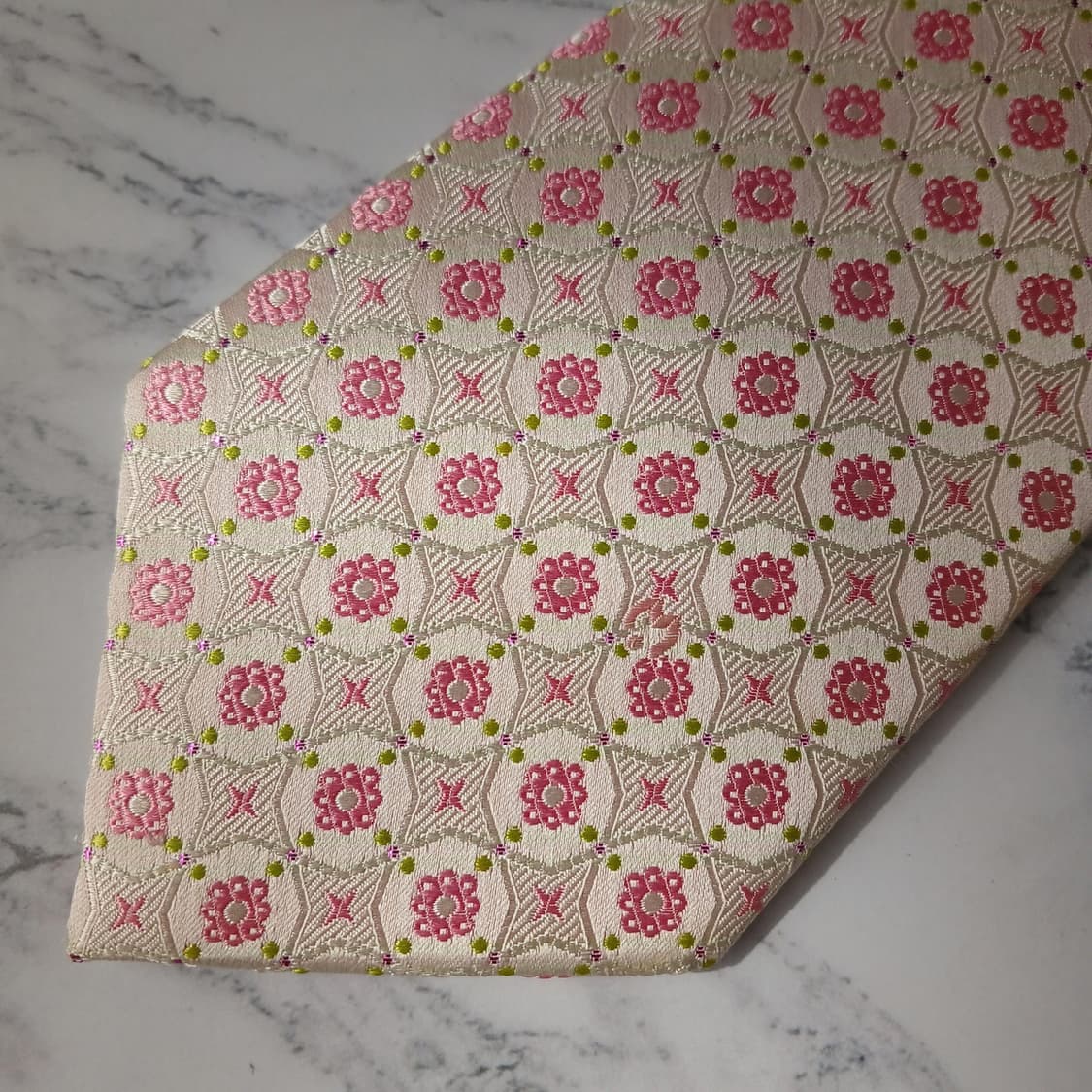 밀라숀 아이보리 & 핑크 플라워 자카드 넥타이 9cm A+등급 E887
 상품이미지7