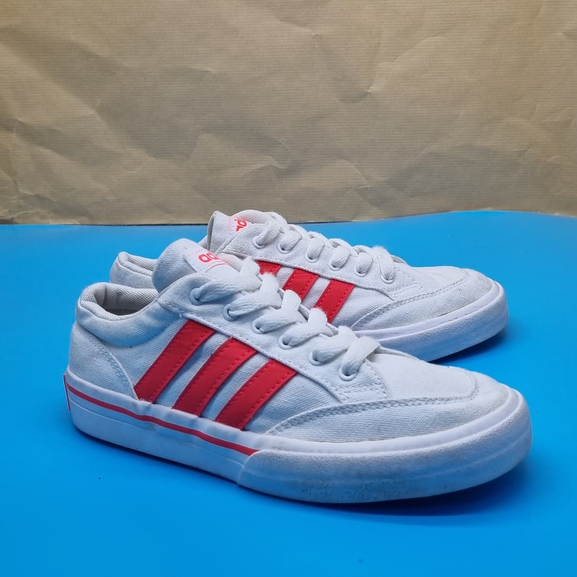 아디다스 흰핑 스니커즈 220 상품이미지1