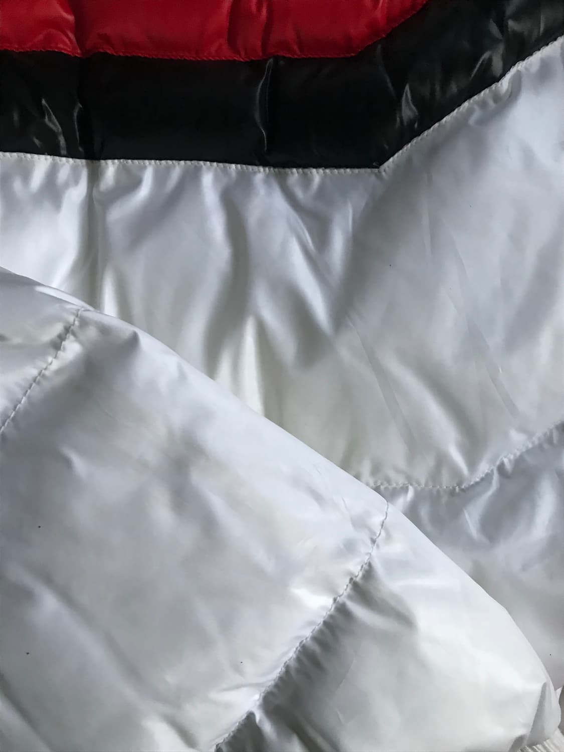 에비수 화이트 울프죠 패딩 상품이미지9