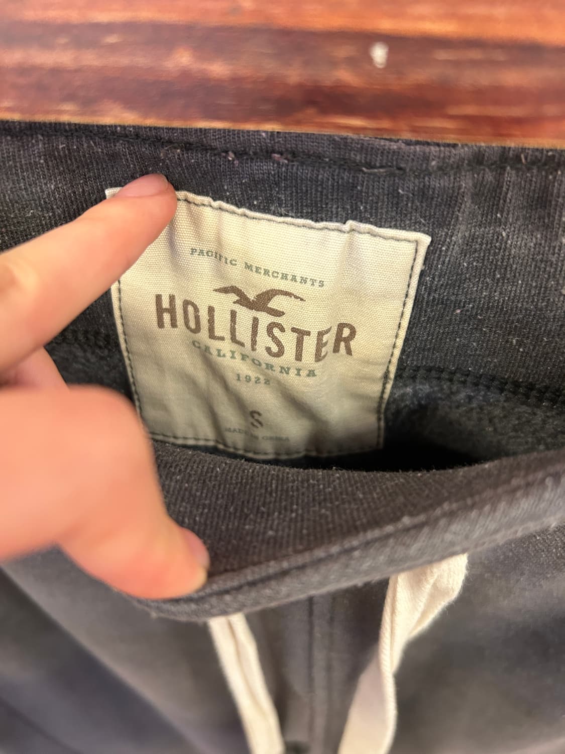 Hollister 홀리스터 로고 그래픽 스웨트팬츠 상품이미지4