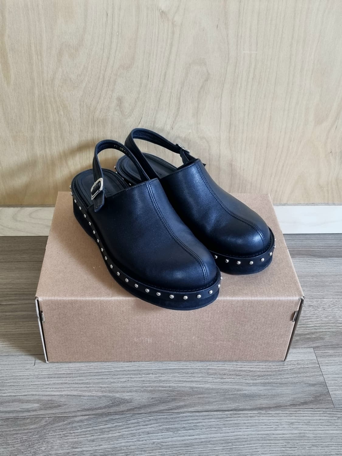 셀레디프 클로그 barnet stud clogs black 255 상품이미지3