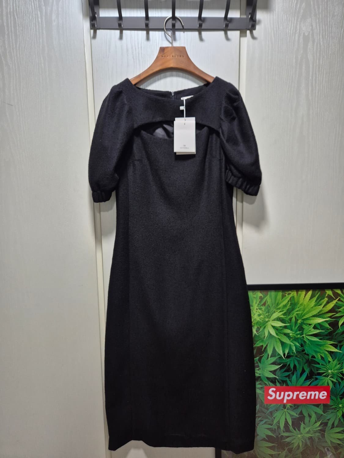 (타임세일)(새상품)OUTSHELL 블랙 퍼프 반팔 원피스 상품이미지1