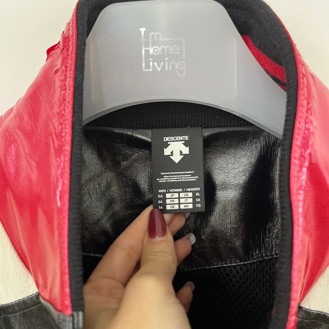 LG트윈스 데상트 구로고 유광점퍼 상품이미지8