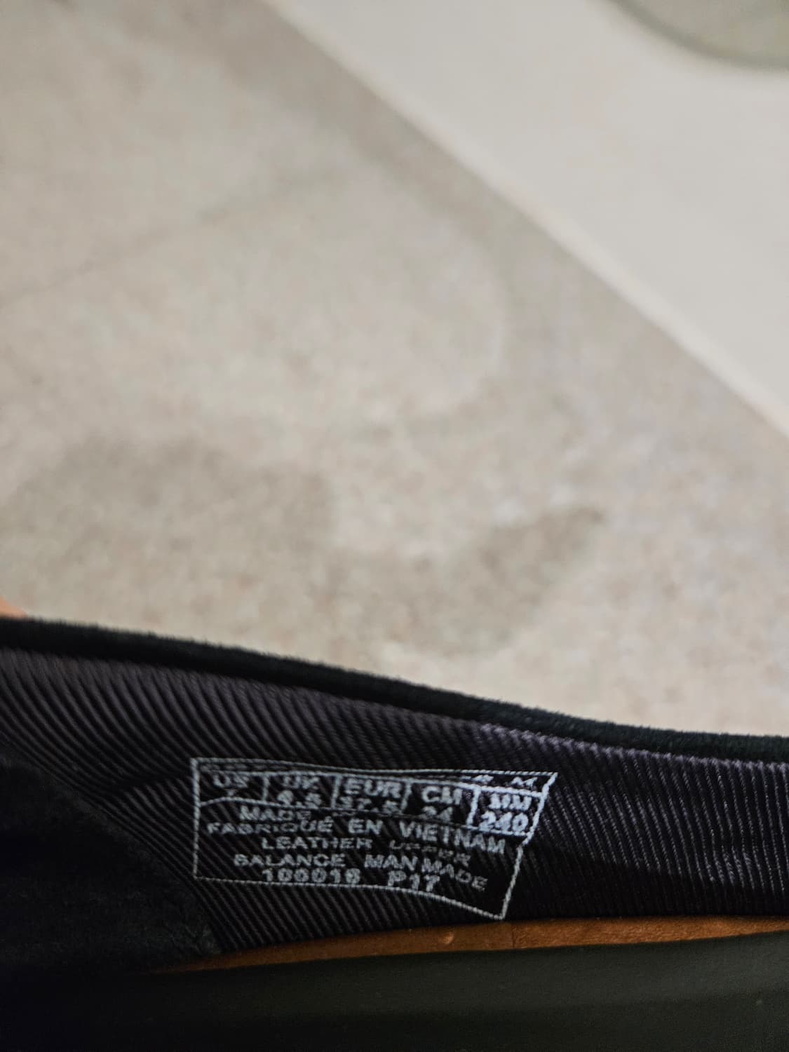 락포트 토탈모션 스웨이드 블랙 힐 240 상품이미지5