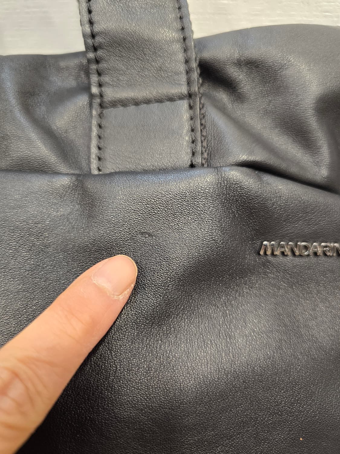 만다리나덕 블랙 가죽 서류가방 크로스백 토트백 상품이미지9