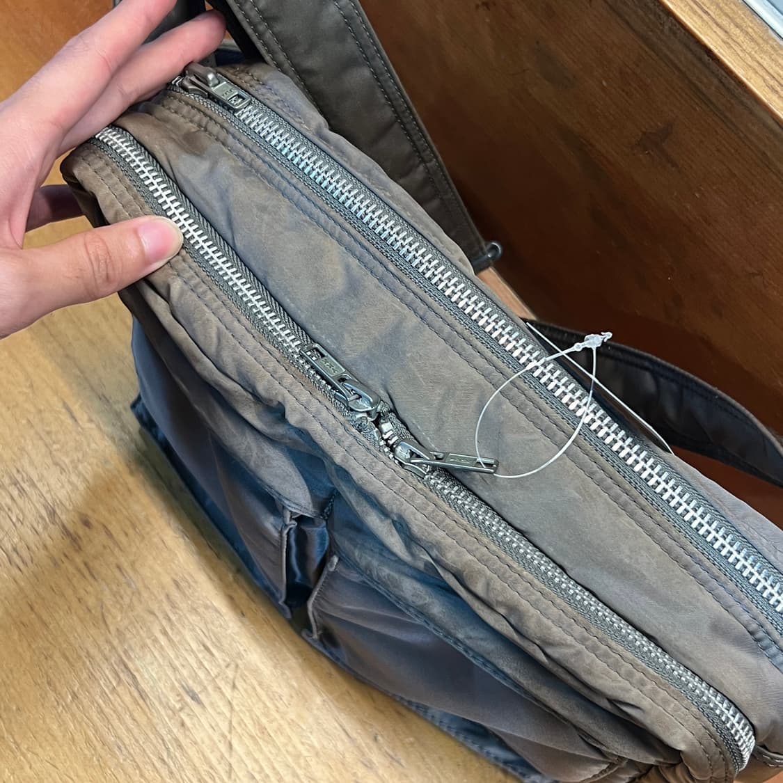 PORTER 요시다포터 탱커 숄더백 그레이 L 상품이미지5