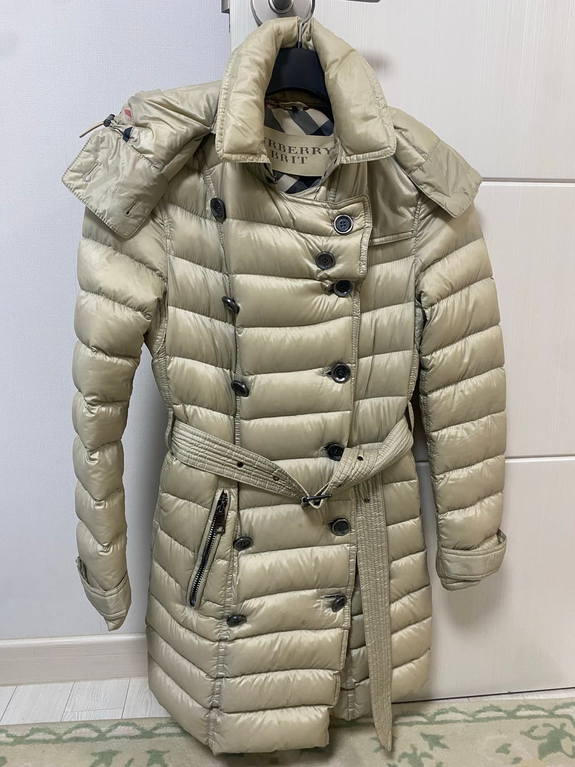 버버리 퀼팅 구스다운 패딩 상품이미지1