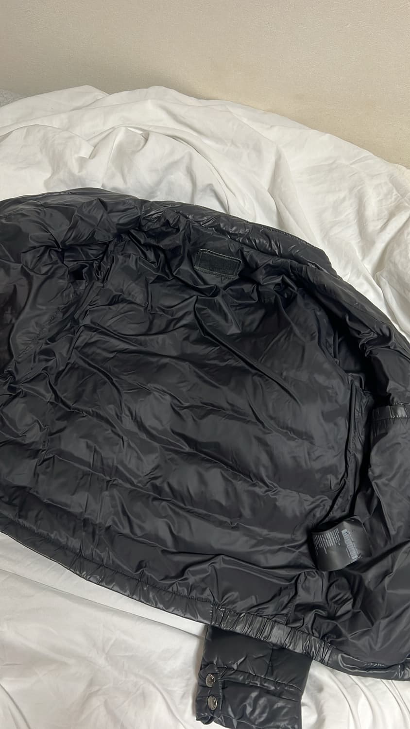 프라다 프리미엄 다운 라이트 경량패딩 48 상품이미지4