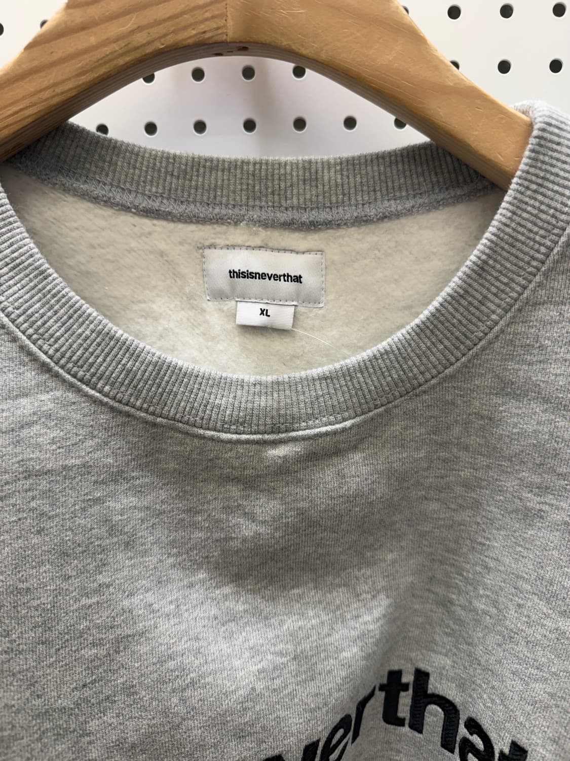 디스이즈네버댓 스펠 빅로고 박시핏 맨투맨 U332 상품이미지4