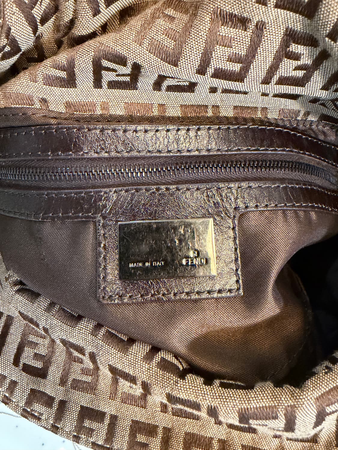 펜디 주키노 더블 플랩 바게트 백 상품이미지6