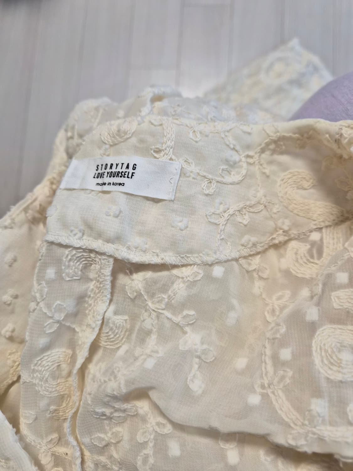 레이스 자수 레이어드 롱 로브 (화이트/아이보리) 상품이미지6