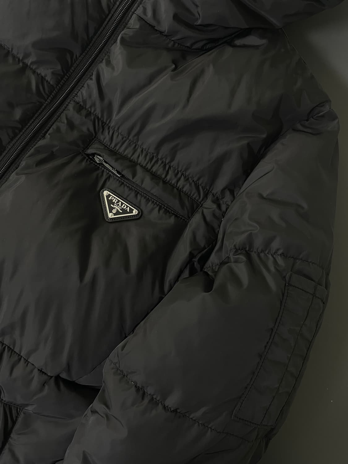[42] 프라다 삼각로고 리나일론 여성 패딩 점퍼 상품이미지5