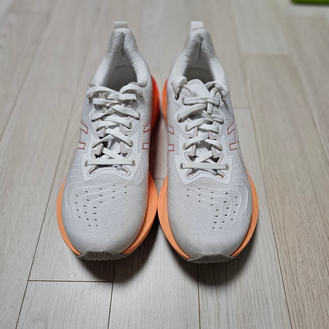 아식스 노바블라스트 4 화이트 문락 오렌지 러닝화 런닝 상품이미지8