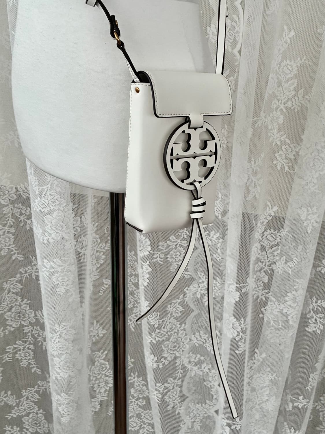 토리버치 밀러 폰 크로스바디 백 아이보리 상품이미지2