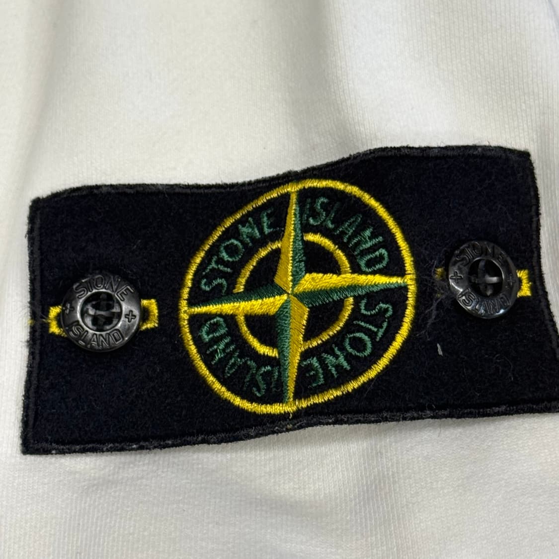 L 스톤아일랜드 화이트 맨투맨 상품이미지4