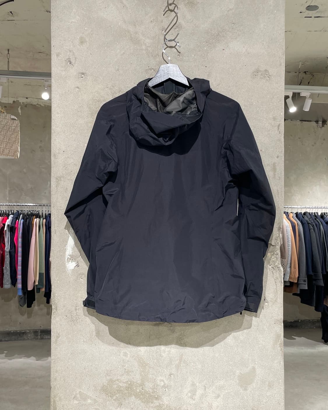 아크테릭스 우먼 고어텍스 나일론 윈드 브레이커 상품이미지6