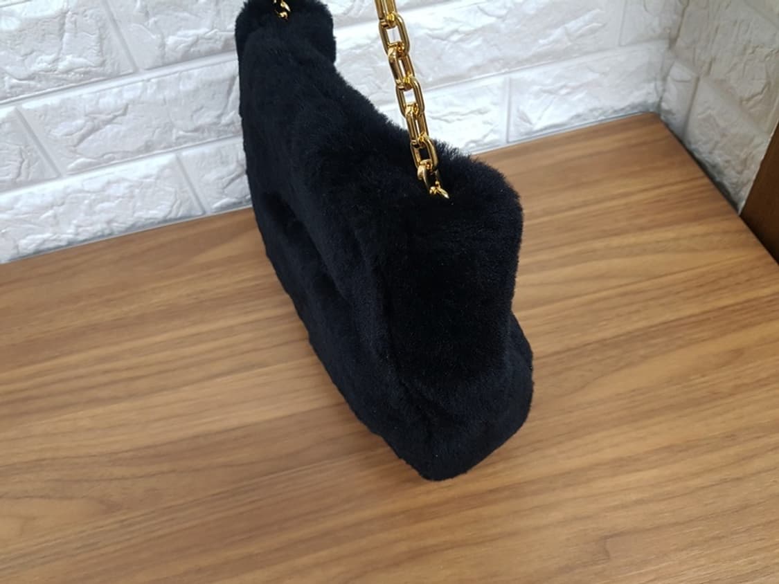 토리버치 양털 체인백 (클러치백&토트백 &숄더백) 양모퍼 상품이미지4