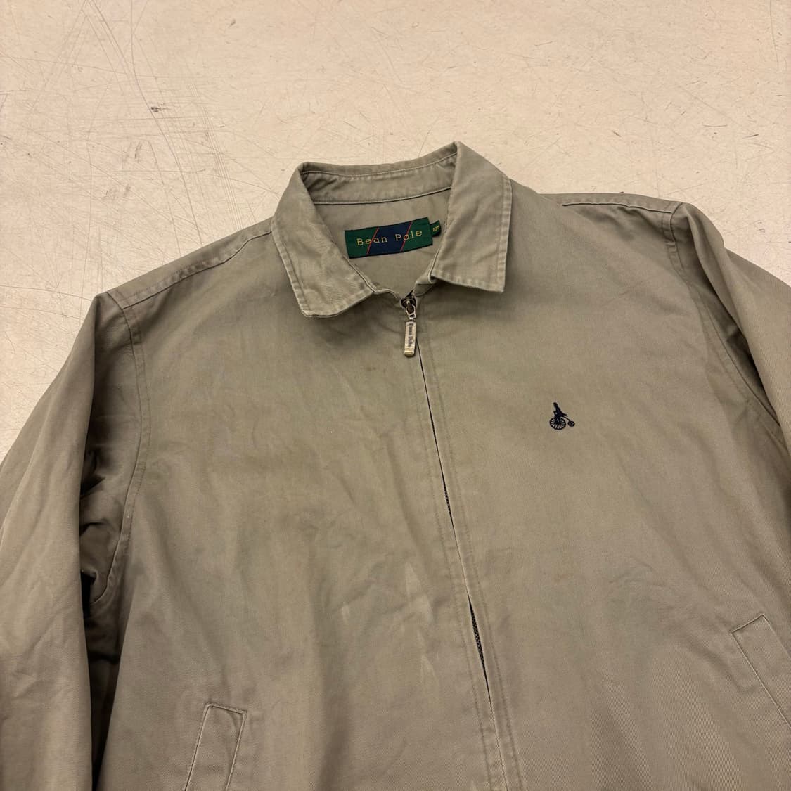 아디다스 스몰로고 올리브 스윙톱 자켓 상품이미지2