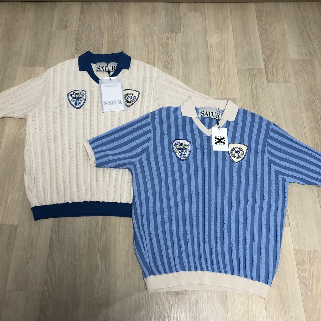 (L) 새상품 세터 SATUR 시트론 베르 와펜 칼라 풋볼 하프 니트 상품이미지1