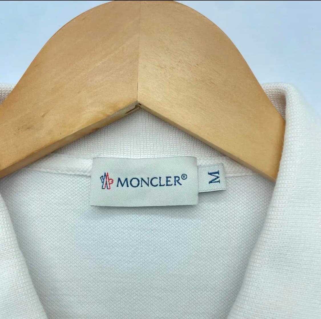 몽클레어 패치로고 반팔 카라티 M사이즈 상품이미지3