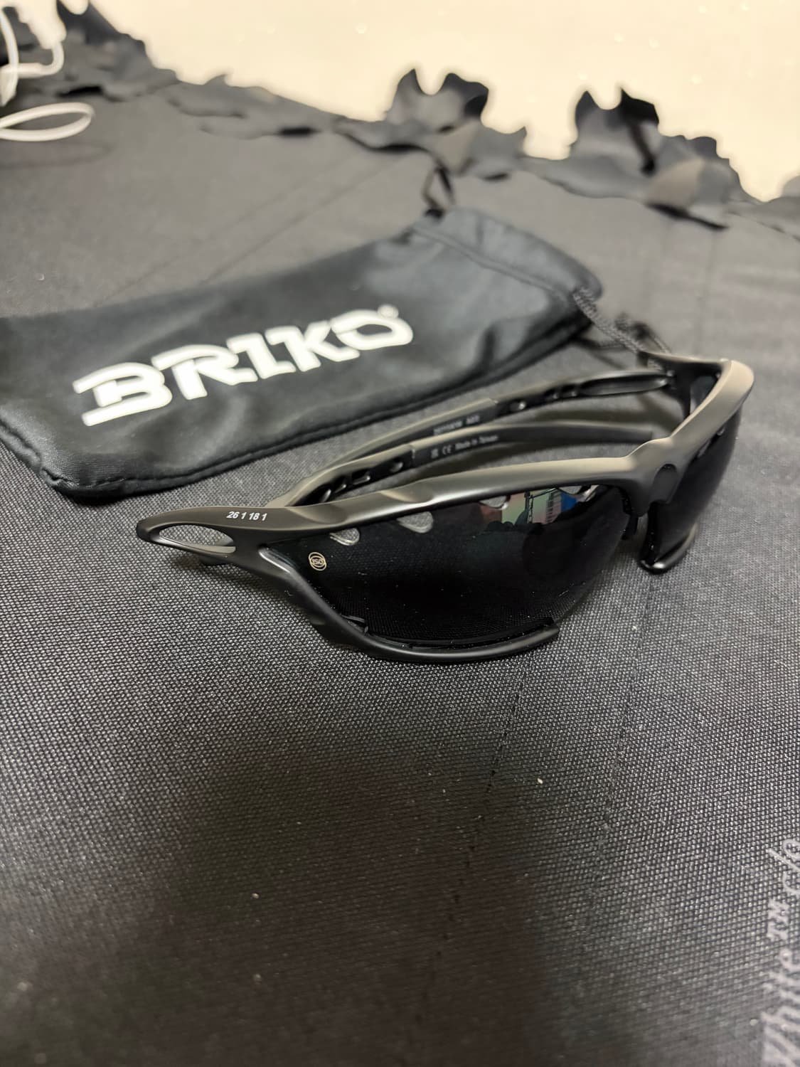 브리코xZARA 선글라스 상품이미지1