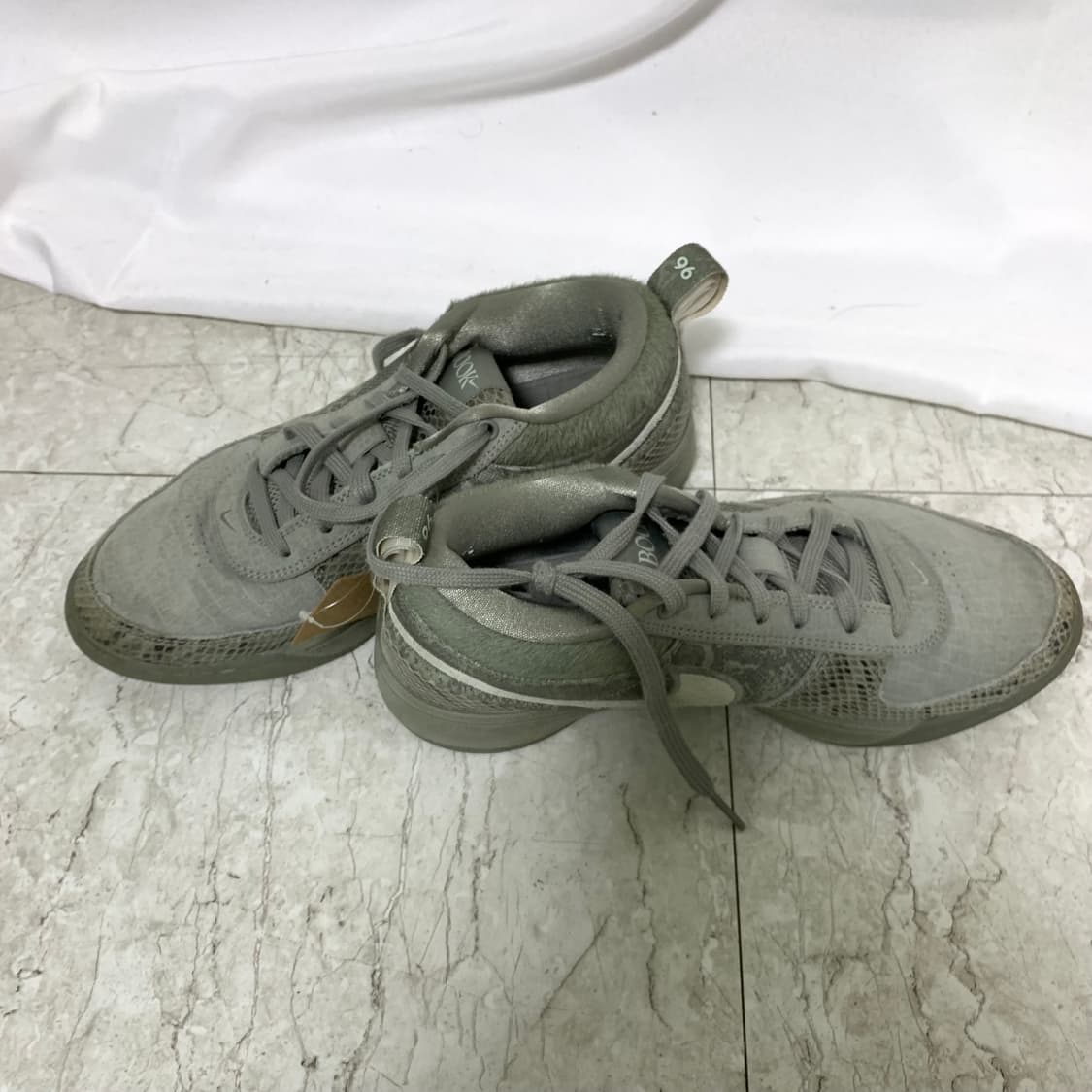 나이키 96 스니커즈 운동화 275mm 올리브 그레이 상품이미지4