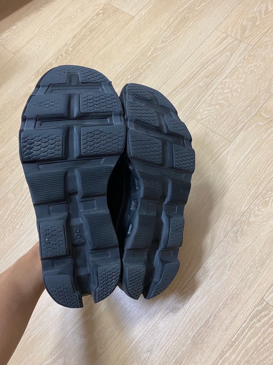 온러닝 X 파프 클라우드몬스터2 블랙마그넷 (270) 상품이미지5