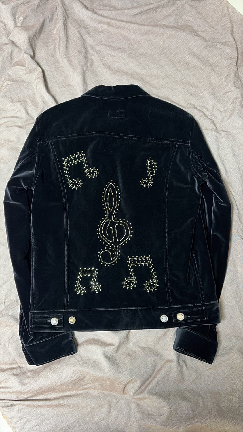 생로랑 16aw 뮤직노트 스터드 벨벳 트러커 xs사이즈 상품이미지4