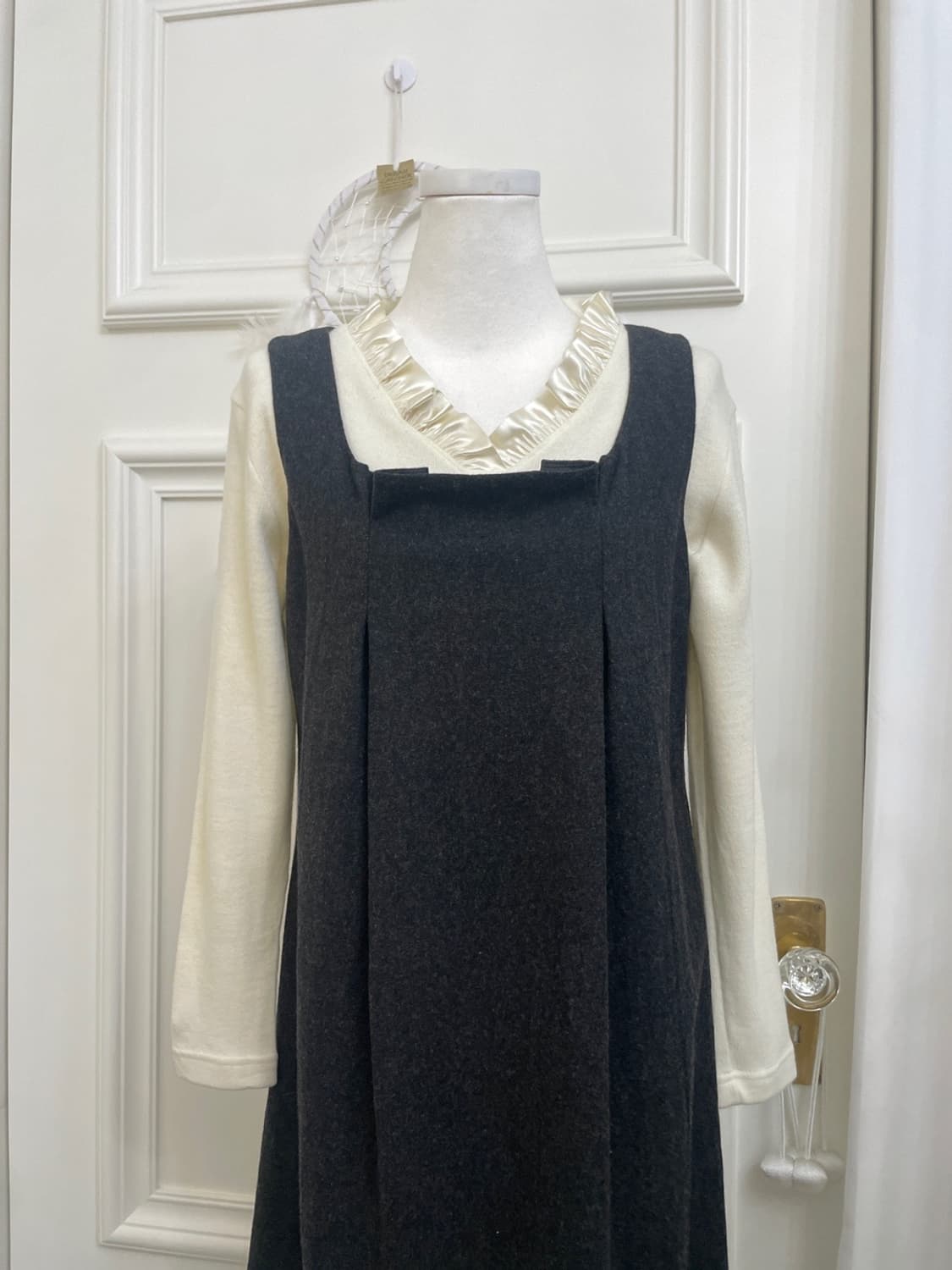 ivory satin frill point knit&black pleat 상품이미지5