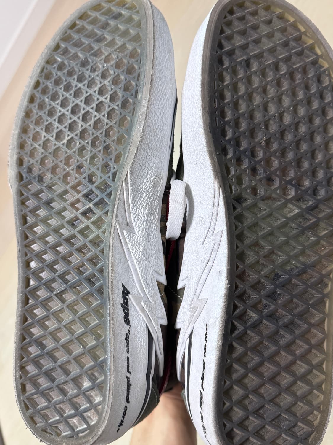 반스 x 에이프 스케이트 하이 볼트 카키 상품이미지5