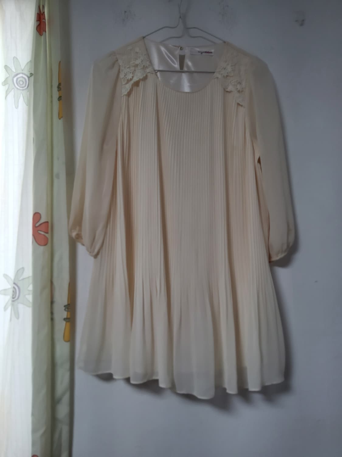 지센 쉬폰 플리츠 플레어 롱블라우스 90 상품이미지1