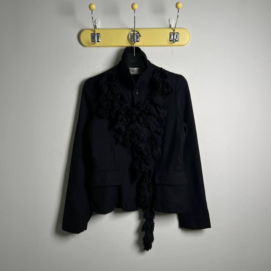 꼼데가르송 로브 드 샹브르 블랙 울 프릴 자켓  상품이미지1