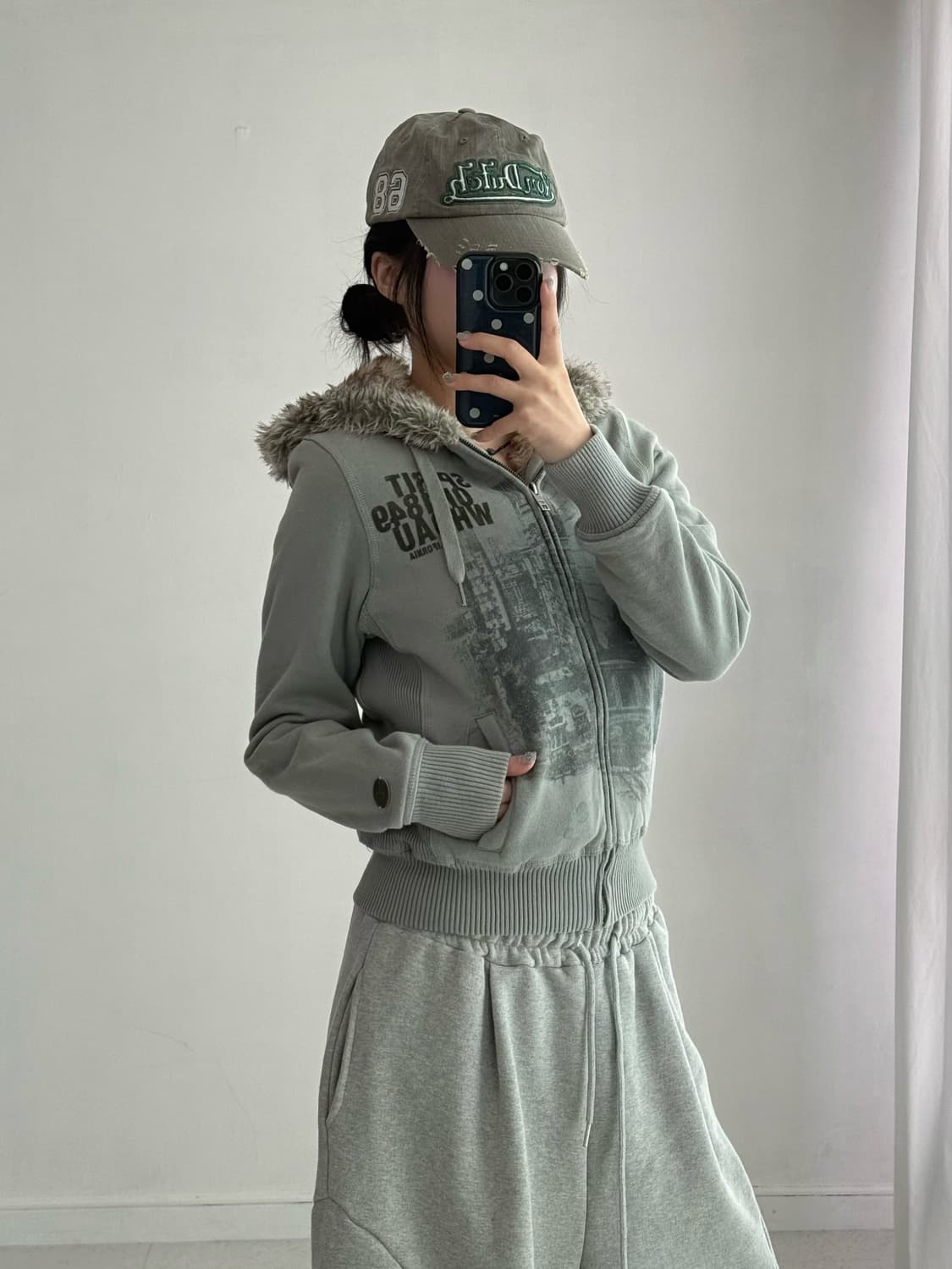 후아유 울프죠 후드집업 상품이미지4