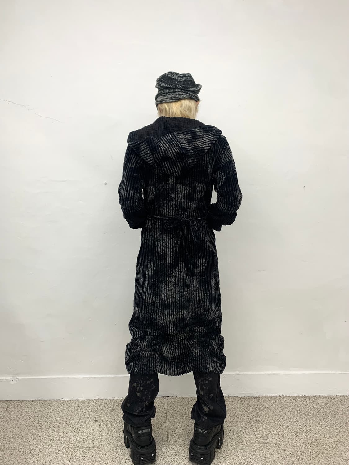 Wizard hood crush velour corduroy coat   상품이미지9